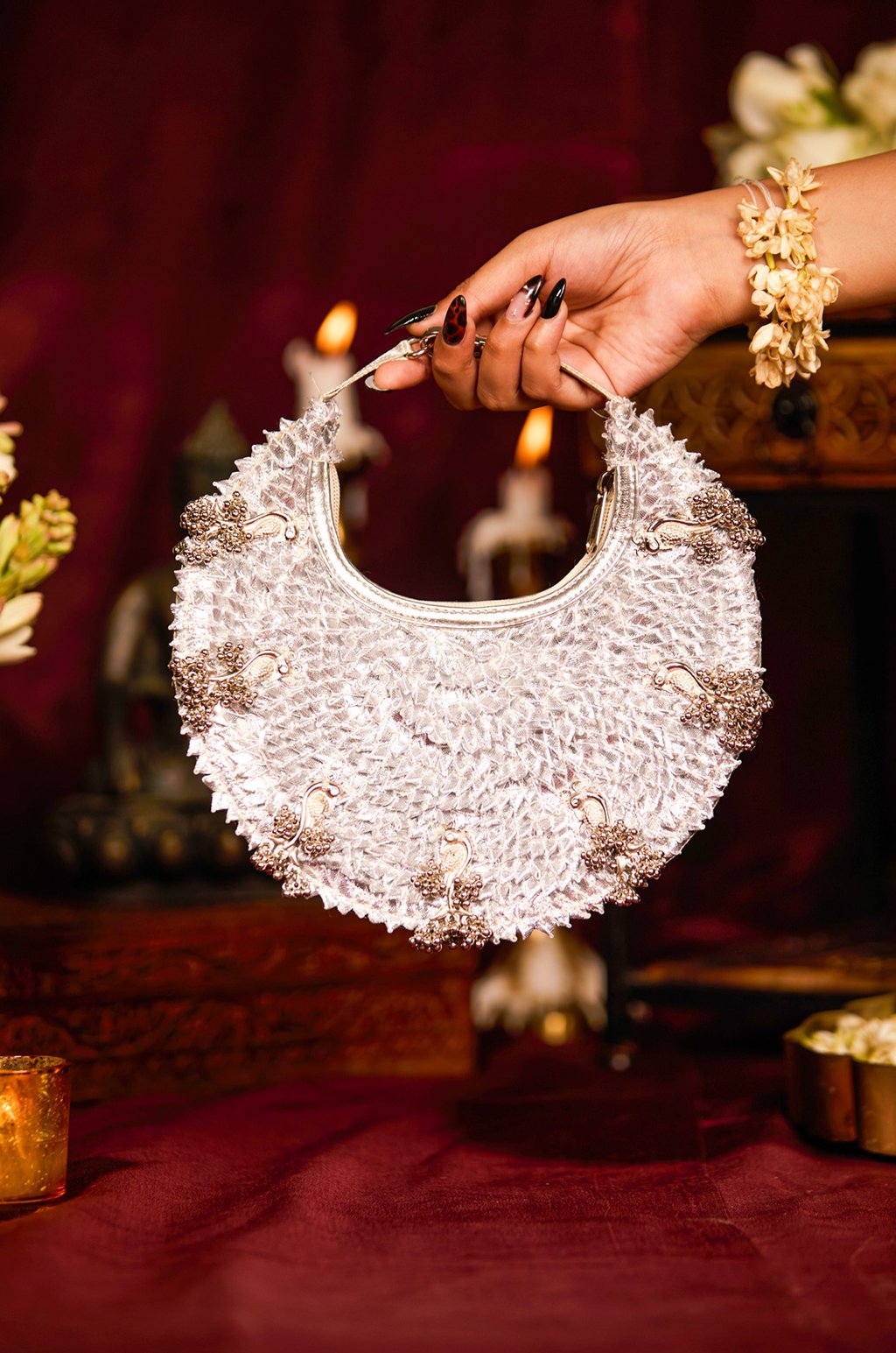 Ishani Silver (Clutch)