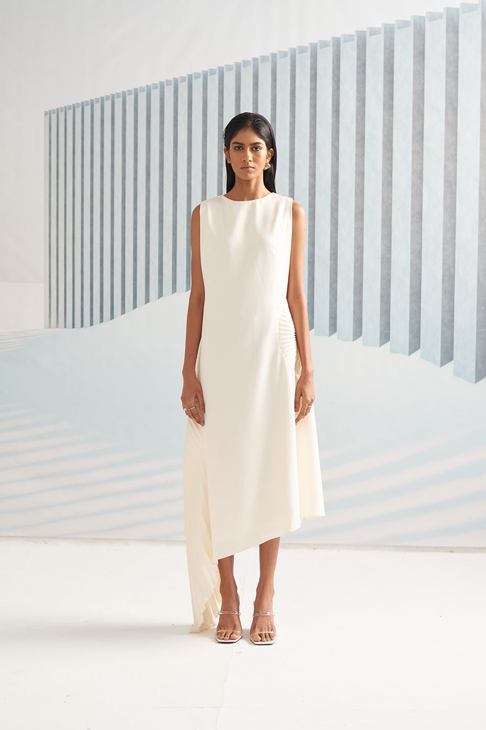 Circular Detail Pleats Gown