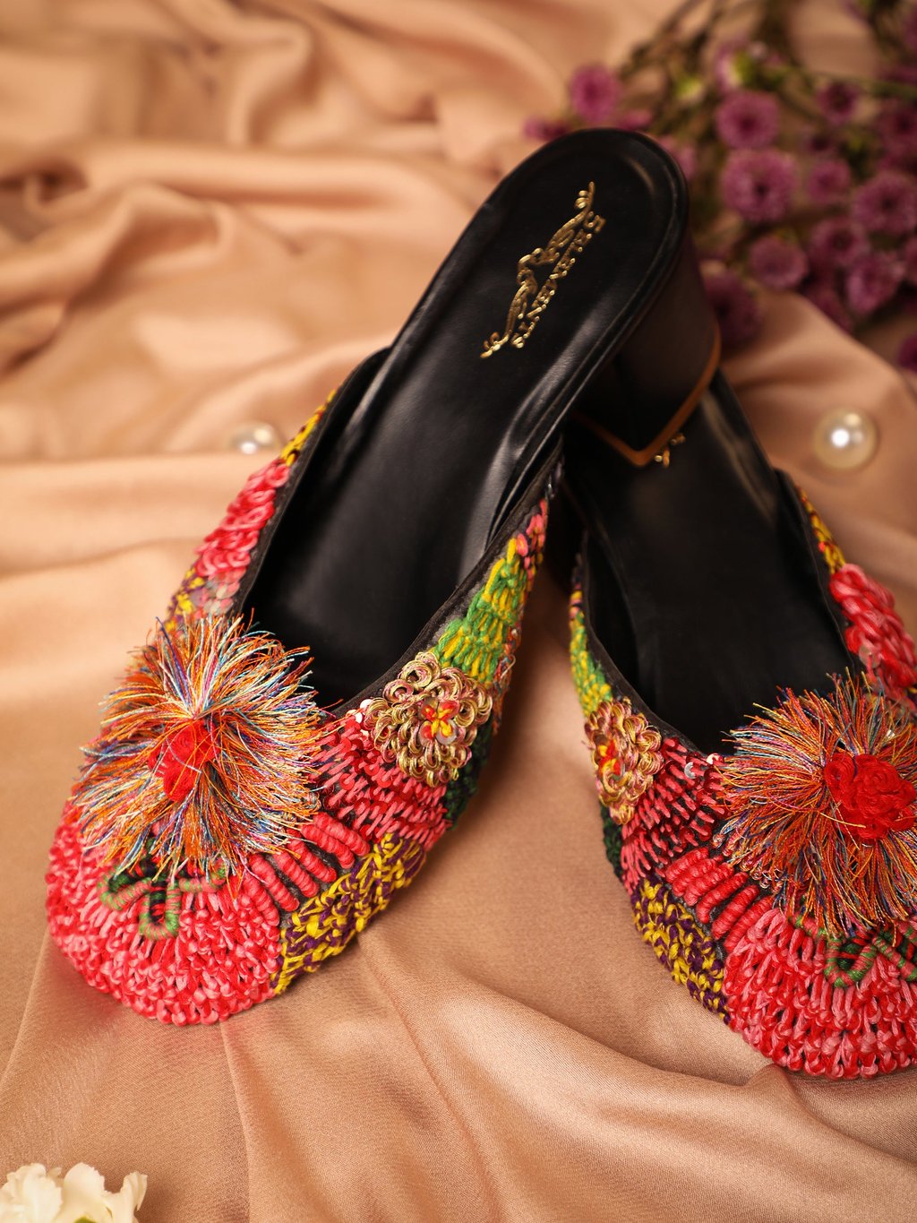 Inaayat (Mule Heel)