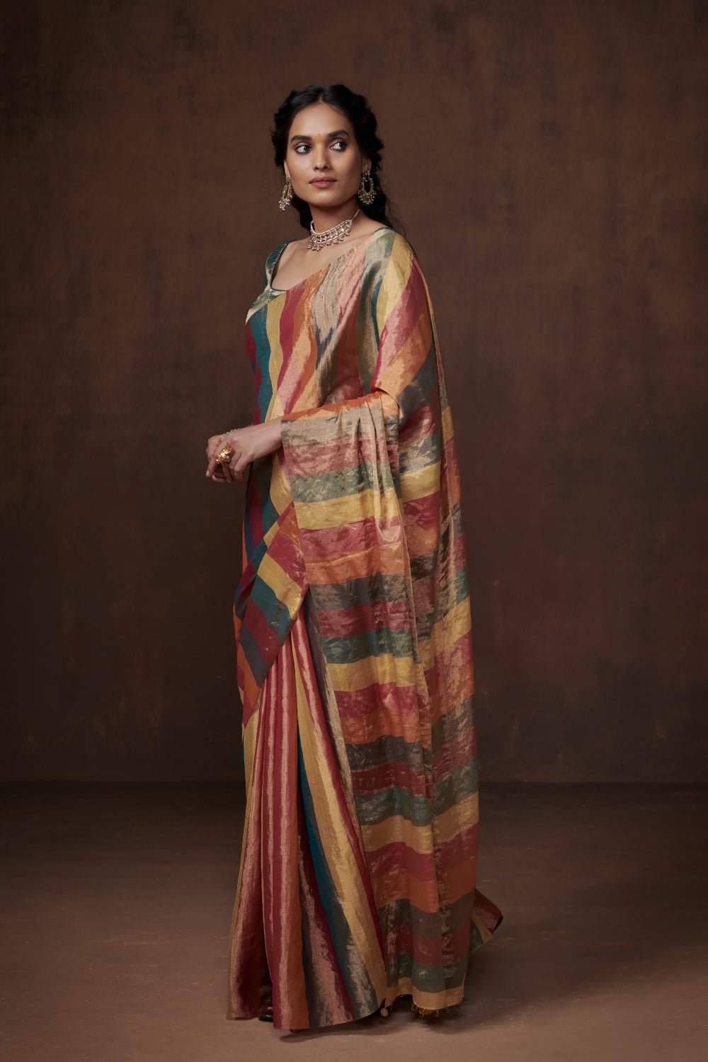 Dhyuti with Blouse Fabric