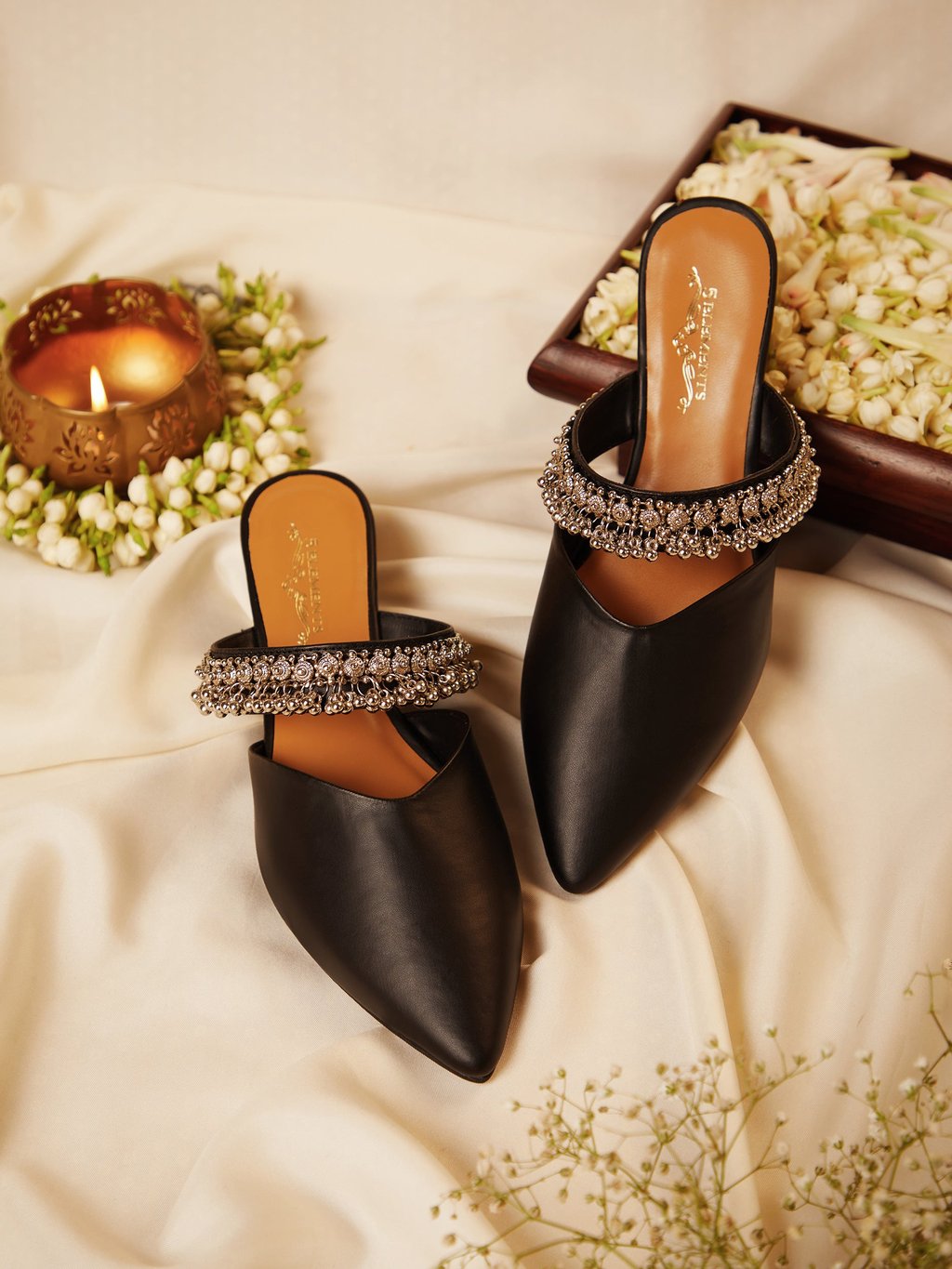 Akali Black (Mule Heel)