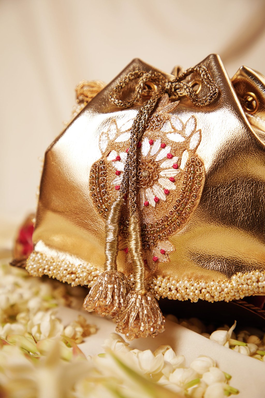 Crown (Potli)