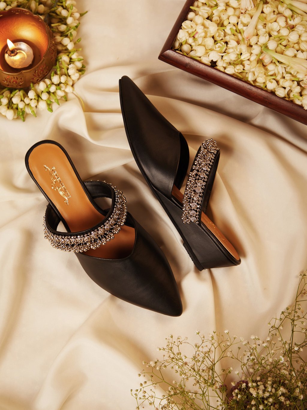 Akali Black (Mule Heel)