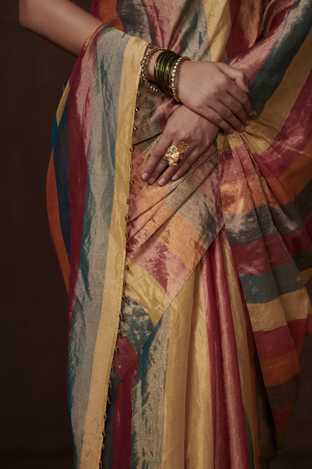 Dhyuti with Blouse Fabric