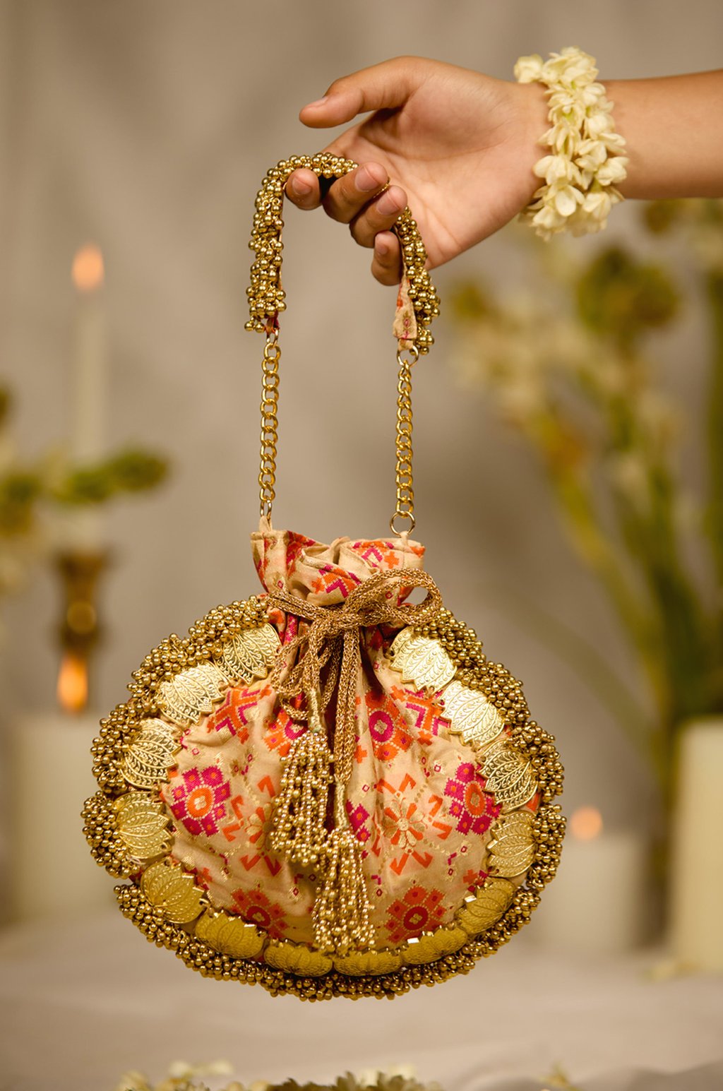 Avika (Potli)