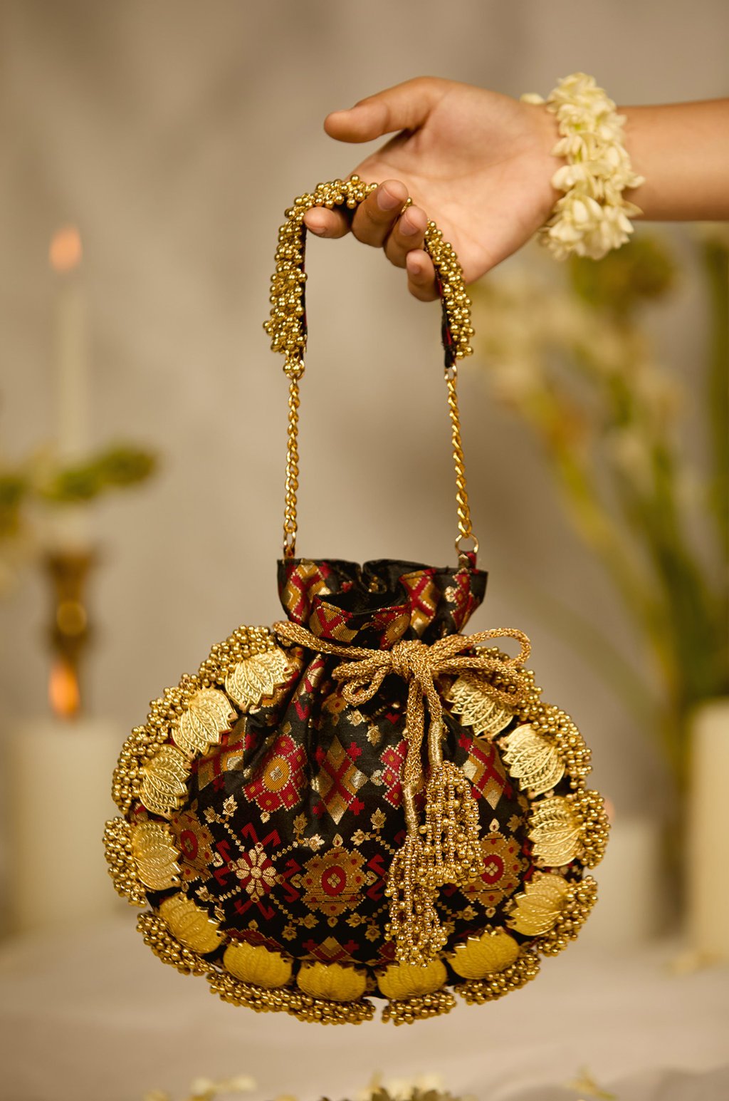 Avika Black (Potli)