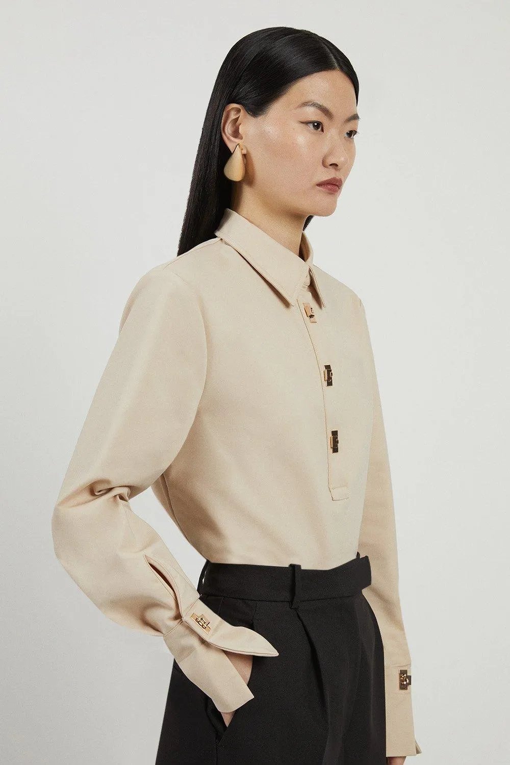 Techno Cotton Woven Shirt with Gold Clasp